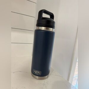 Navy 26oz YETI Rambler With Chug Cap